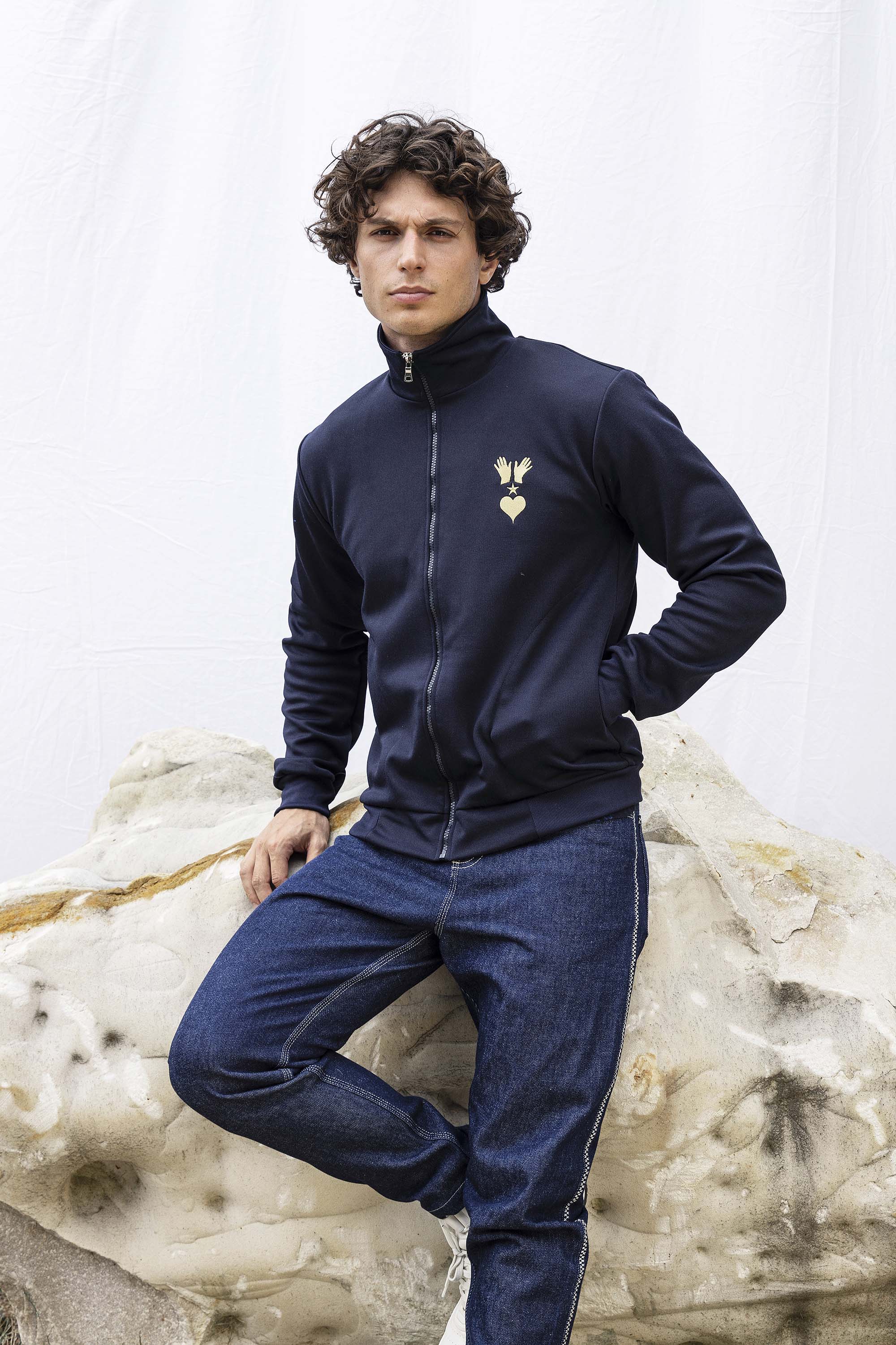 Veste de Sport Clasica Volcano Bleu Marine élément incontournable des tenues masculines, la veste est une pièce polyvalente