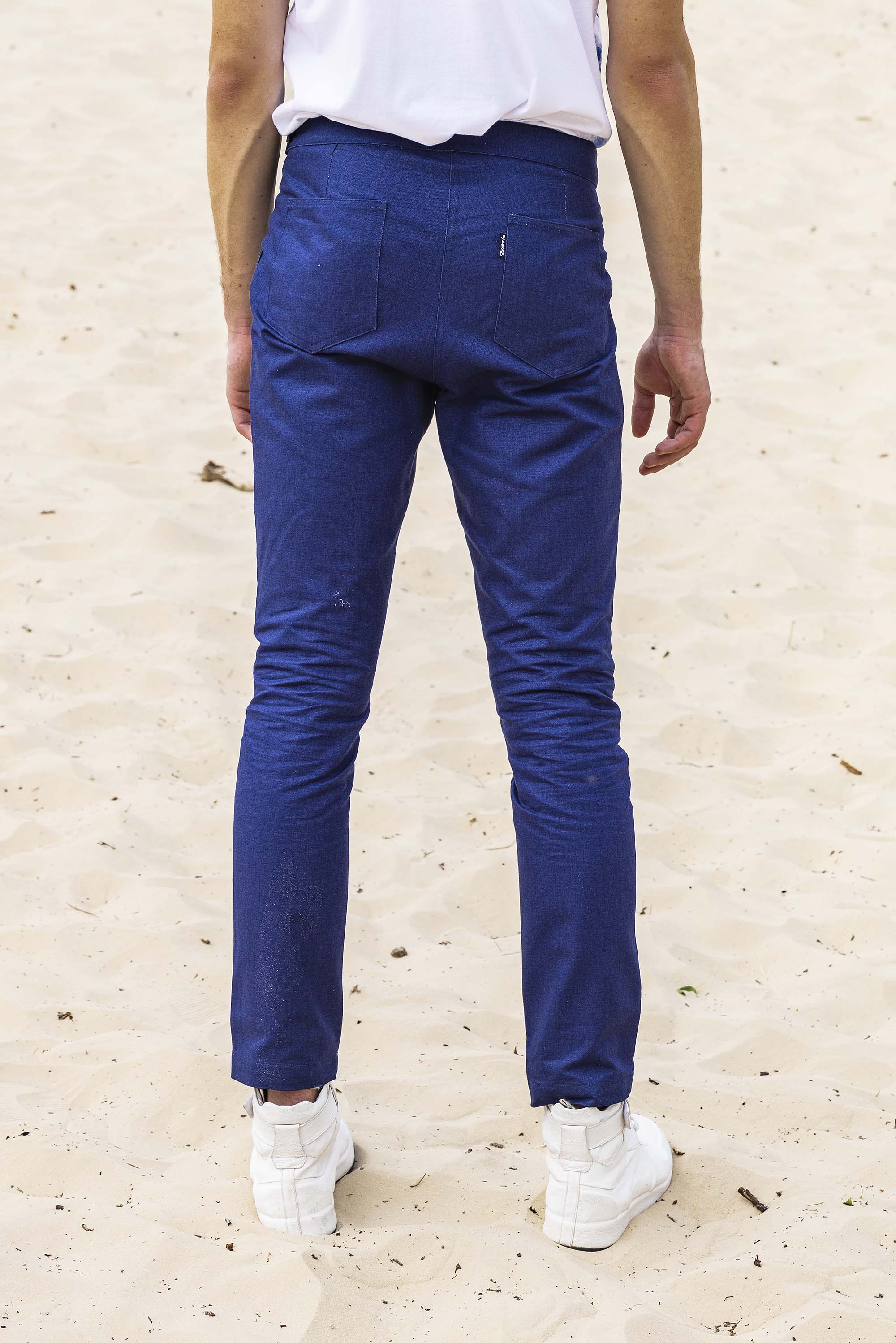 Pantalon Caiman Bleu Outremer le pantalon classique affiche un esprit de distinction