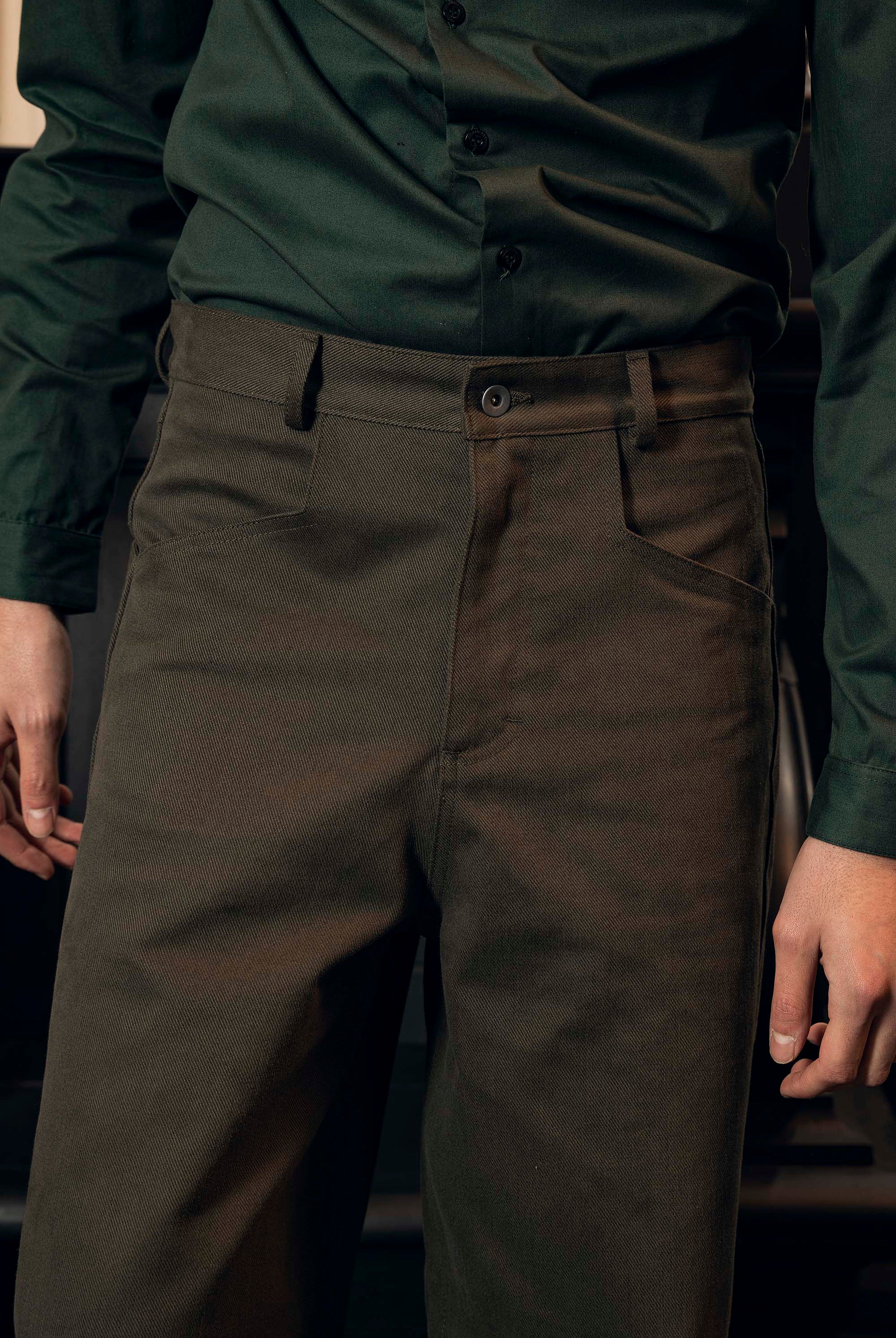 Pantalon Xylon Kaki Foncé pantalons élégants pour hommes, déclinés dans une large gamme de motifs et de coupes