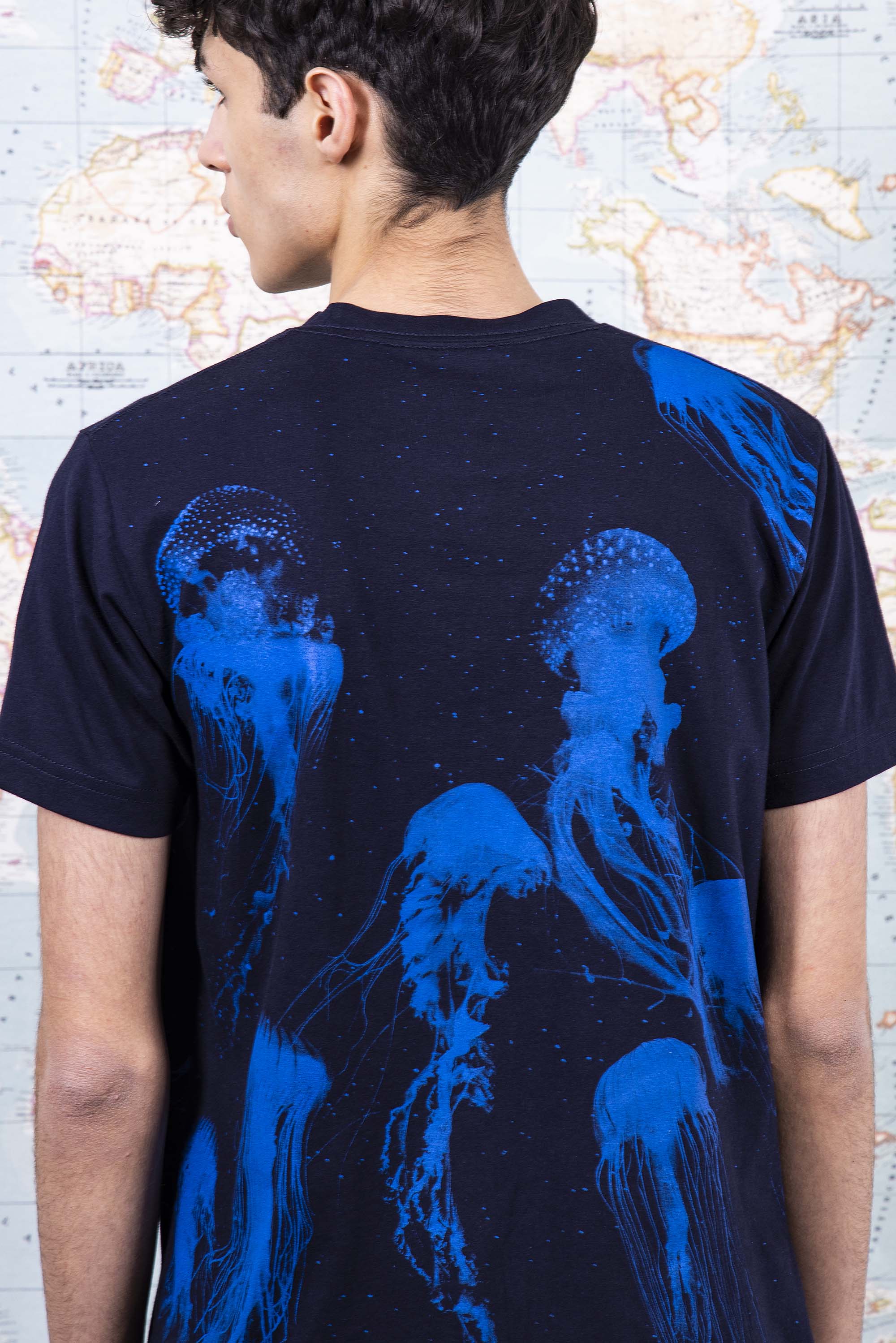 T-Shirt Mario Medusas Bleu Marine jouer la carte de l'originalité avec les t-shirts à message Misericordia