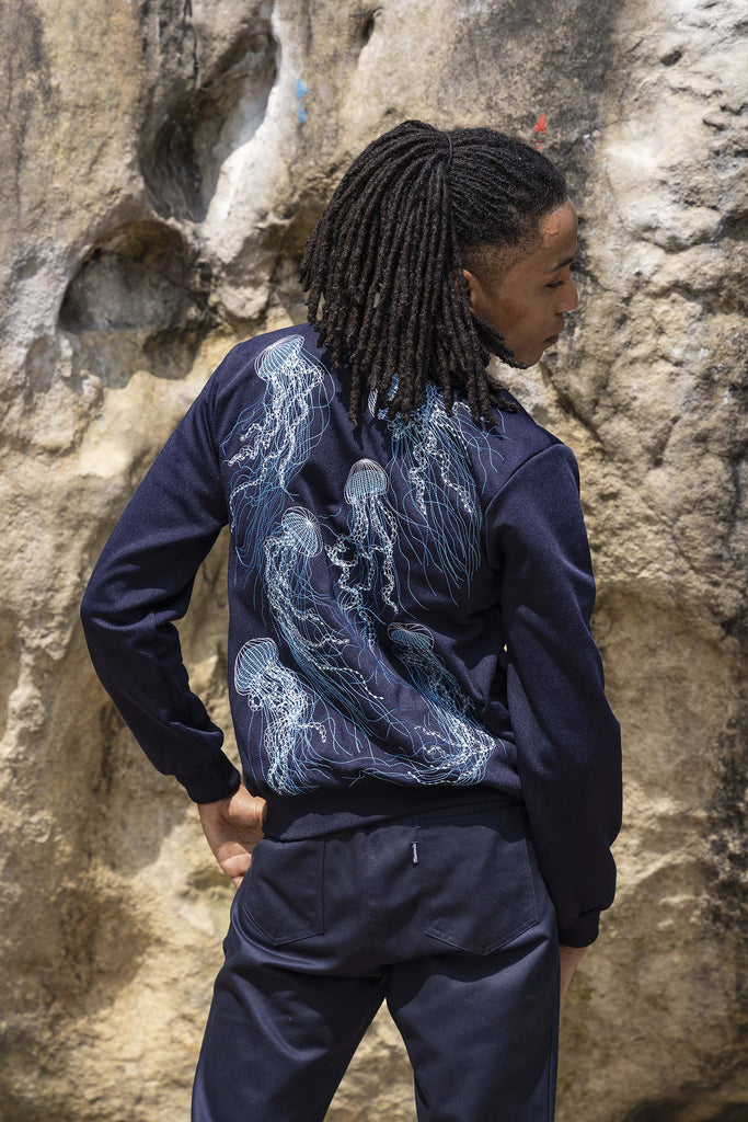 Veste de Sport Clasica Medusas Bleu Marine fiables et durables dans le temps, les vestes de sport allient confort et coupe moderne