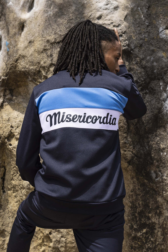 Veste de Sport Lima Bleu Marine élément incontournable des tenues masculines, la veste est une pièce polyvalente