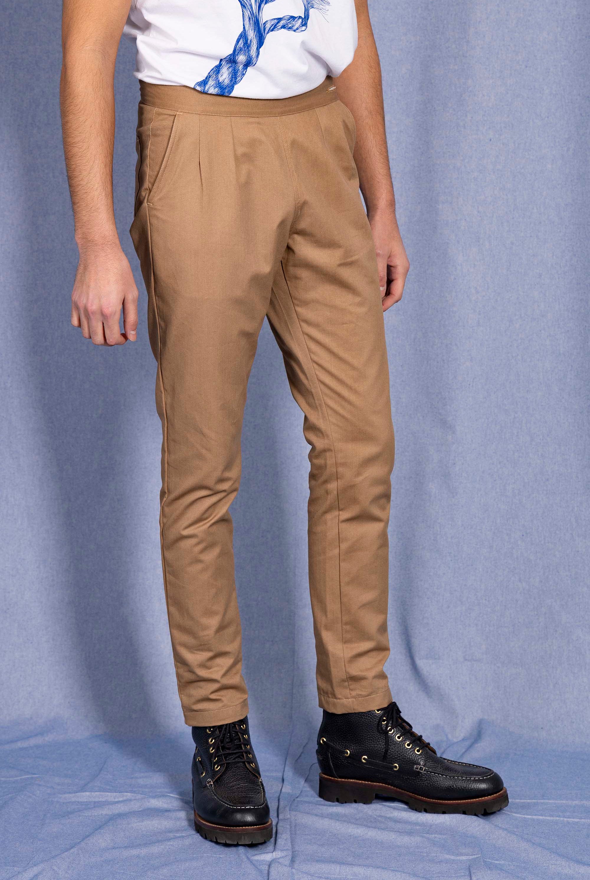 Pantalon Caiman Beige coupe aisée et facile à porter, indispensable à la garde-robe masculine
