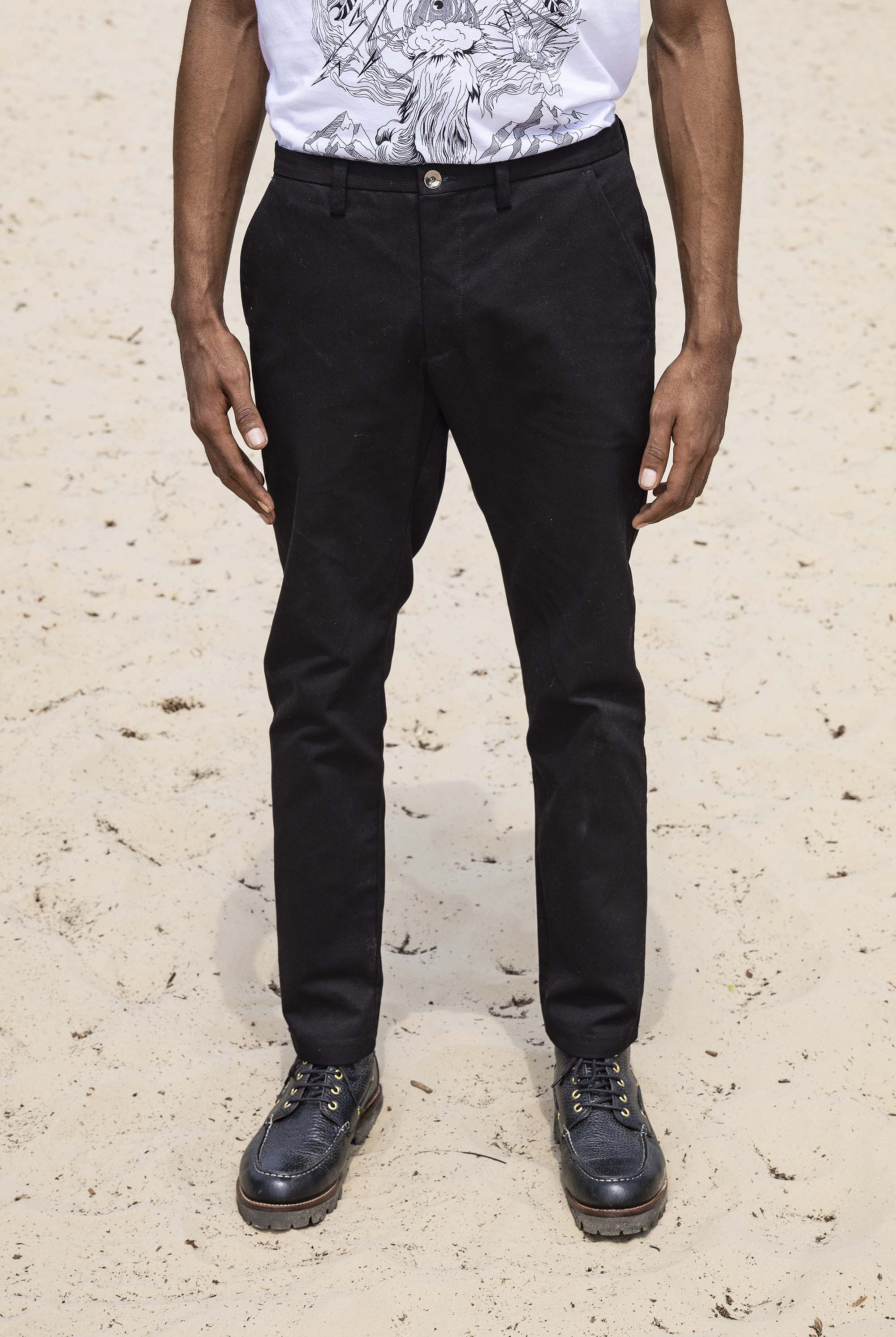 Pantalon Diplomatico Noir coupe aisée et facile à porter, indispensable à la garde-robe masculine