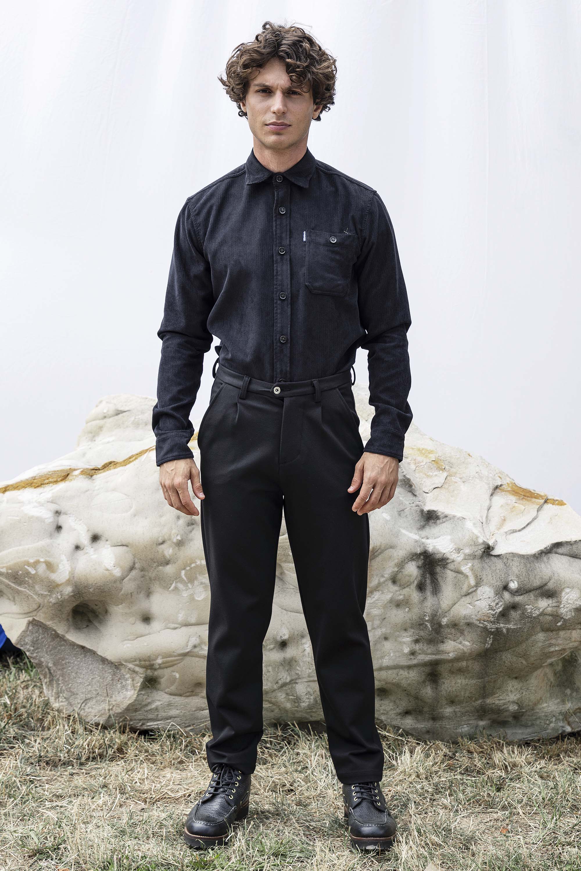 Pantalon Tino Largo Noir particulièrement confortables et stylés, parfaits à porter au quotidien