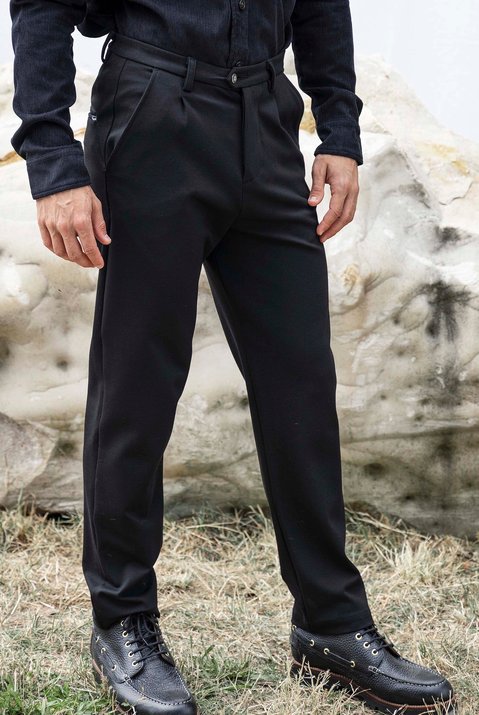 Pantalon Tino Largo Noir particulièrement confortables et stylés, parfaits à porter au quotidien