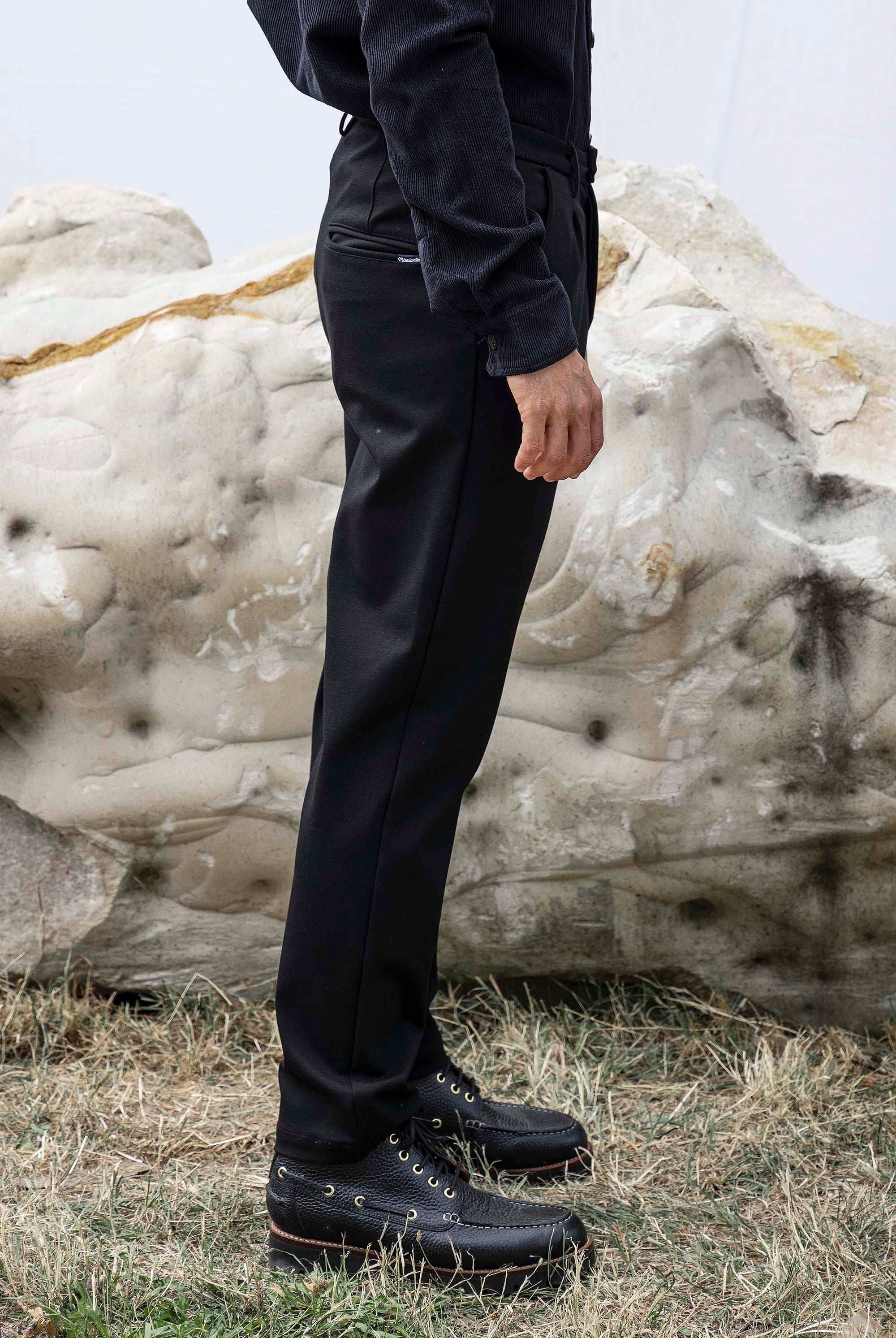 Pantalon Tino Largo Noir particulièrement confortables et stylés, parfaits à porter au quotidien