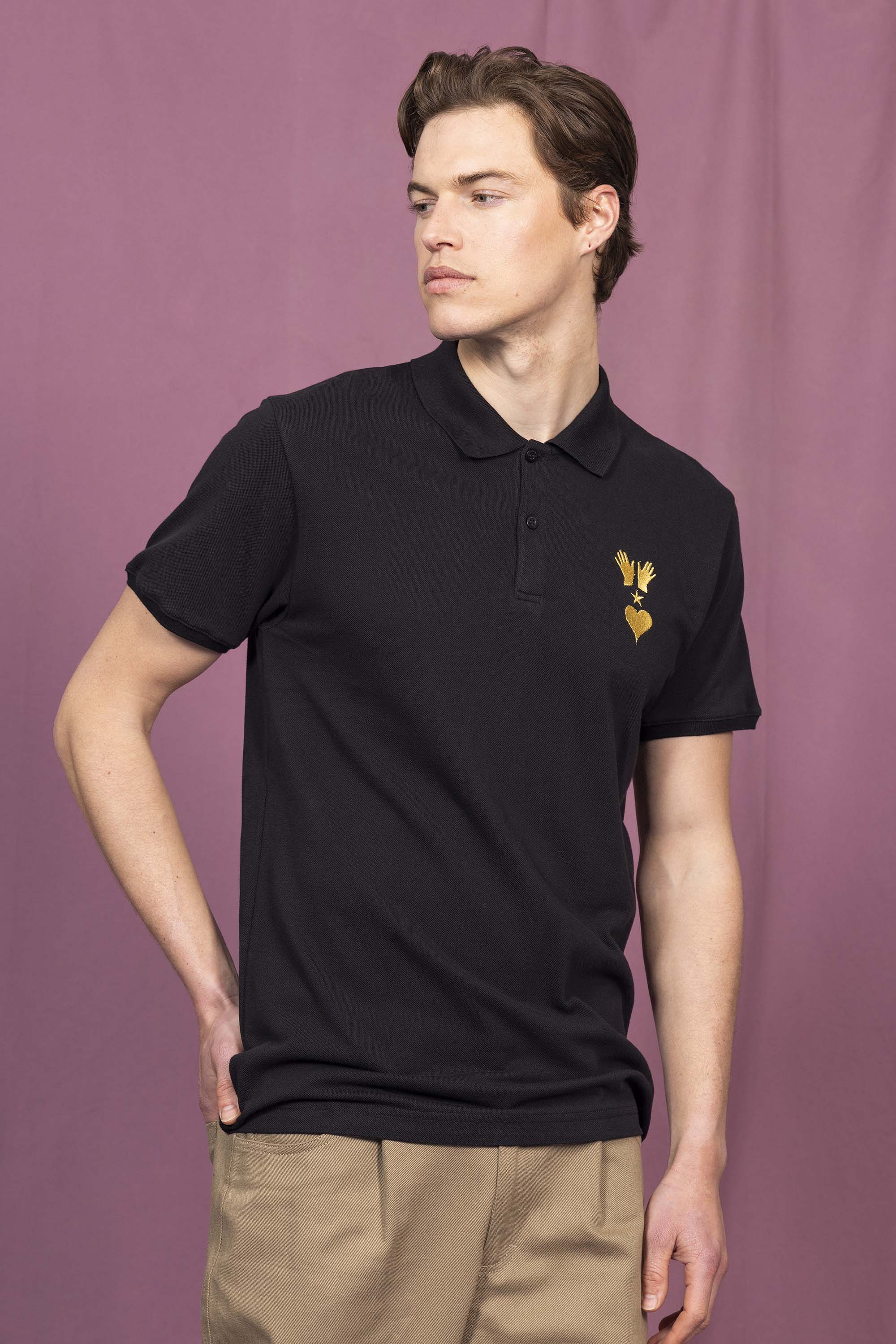 Polo Iker Manos Espiritu y Corazon Noir modèles à logo et coupes actuelles, les t-shirts Misericordia pour homme à découvrir