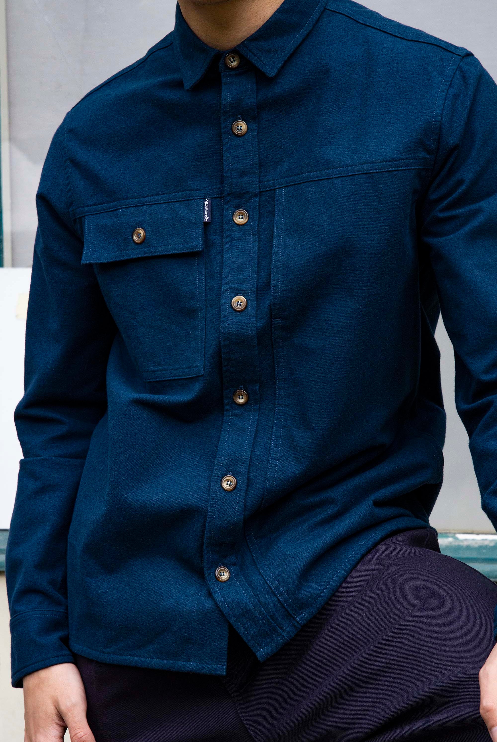 Surchemise Freddy Bleu De Prusse chemise à l'esprit classique, simple et élégant