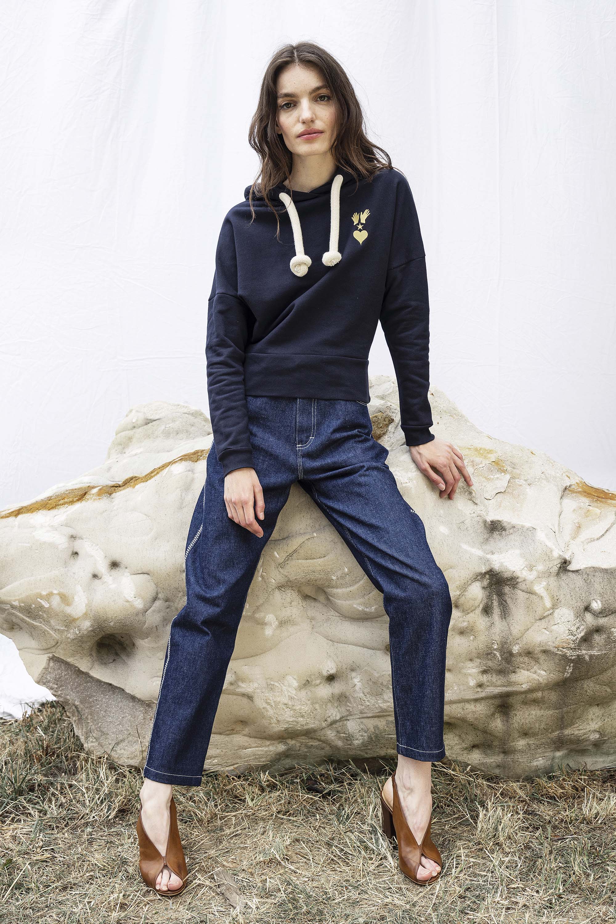 Sweatshirt Chiara Bleu Marine sweatshirt femme, pièce basique et vêtement cocooning du quotidien