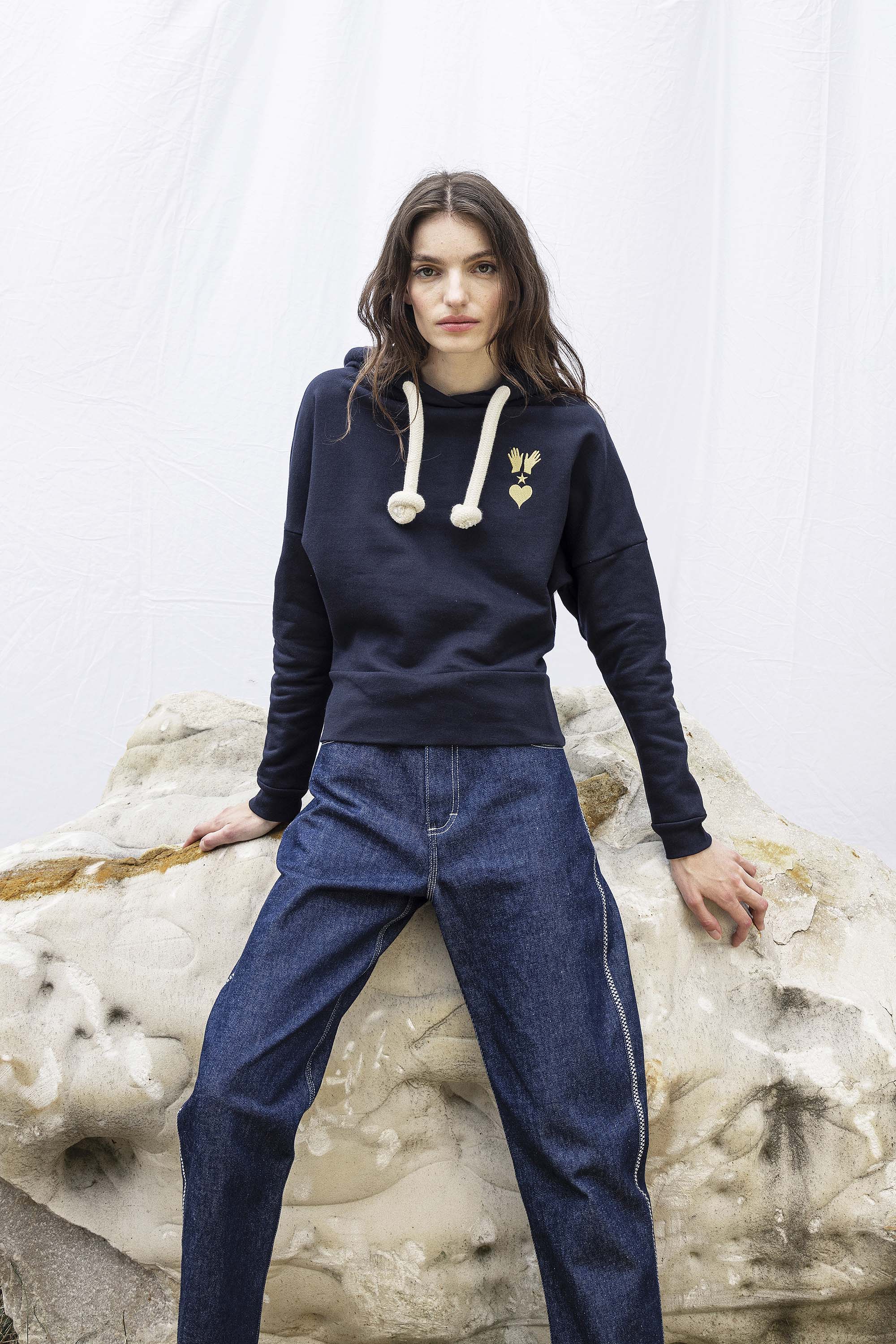 Sweatshirt Chiara Bleu Marine sweatshirt femme, pièce basique et vêtement cocooning du quotidien