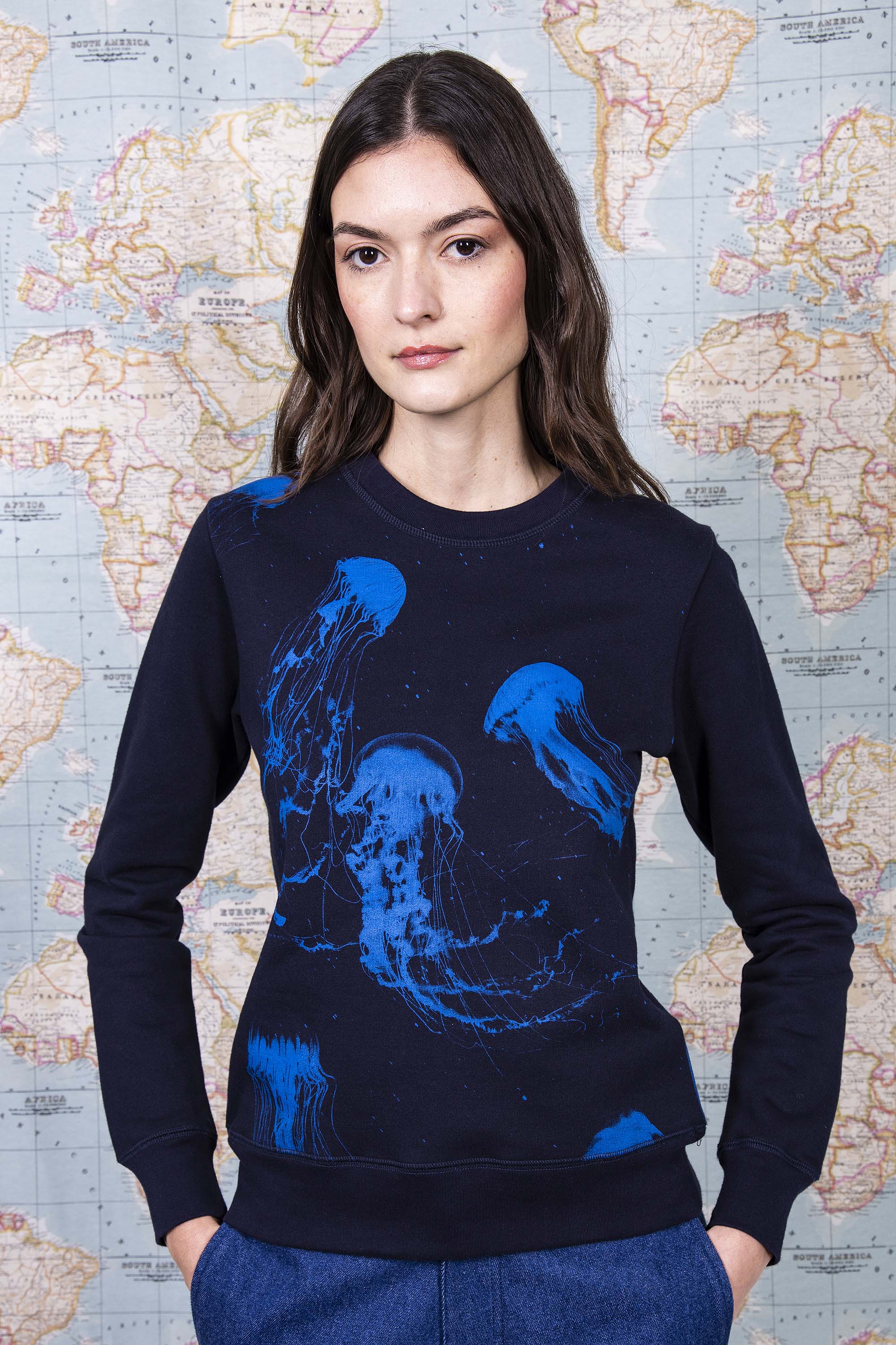 Sweatshirt Macarron Medusas Bleu Marine sweatshirt femme, pièce basique et vêtement cocooning du quotidien
