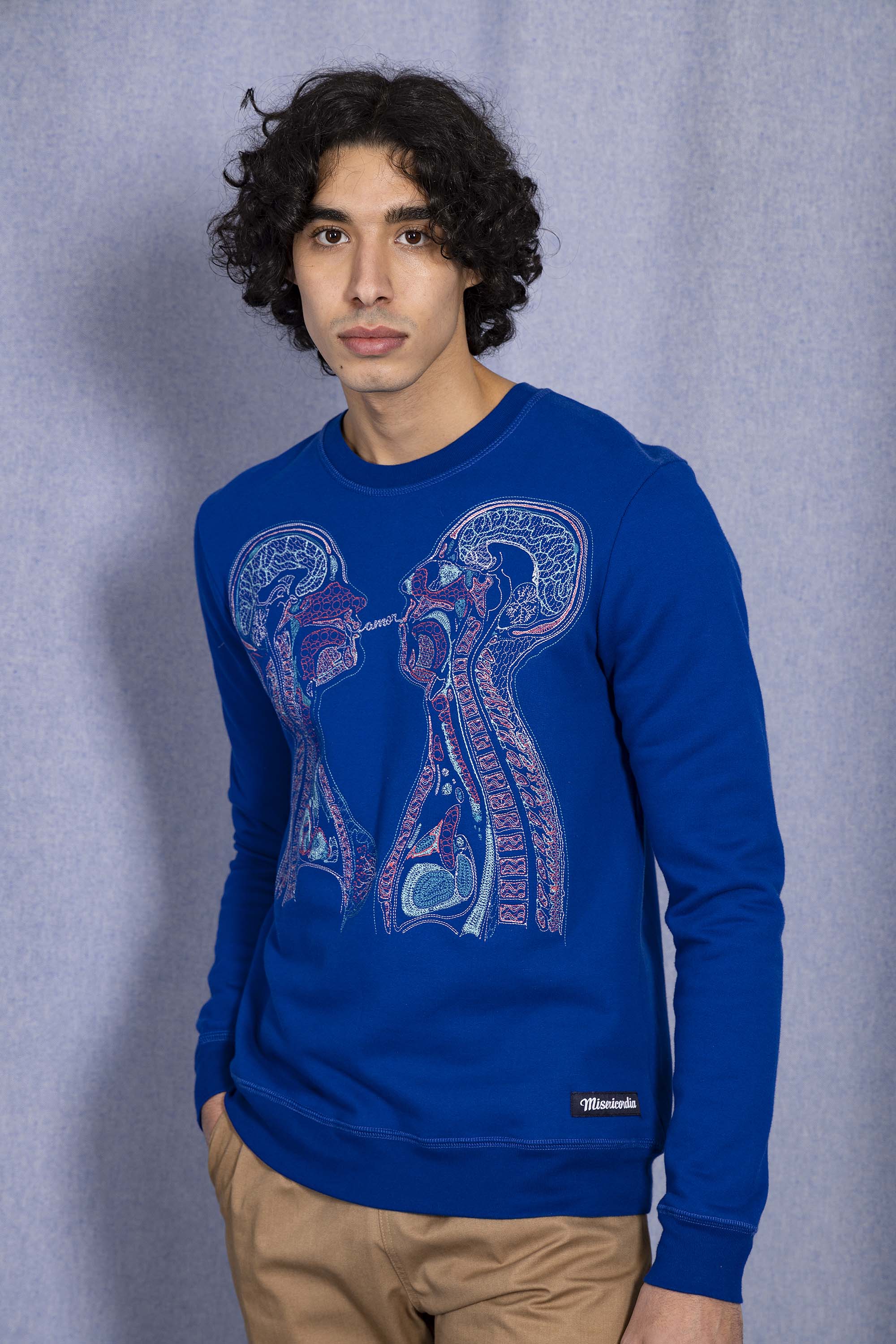 Sweatshirt Macarron Radiografia Bleu Saphir style skateur avec capuche ou plus élégant avec un col rond