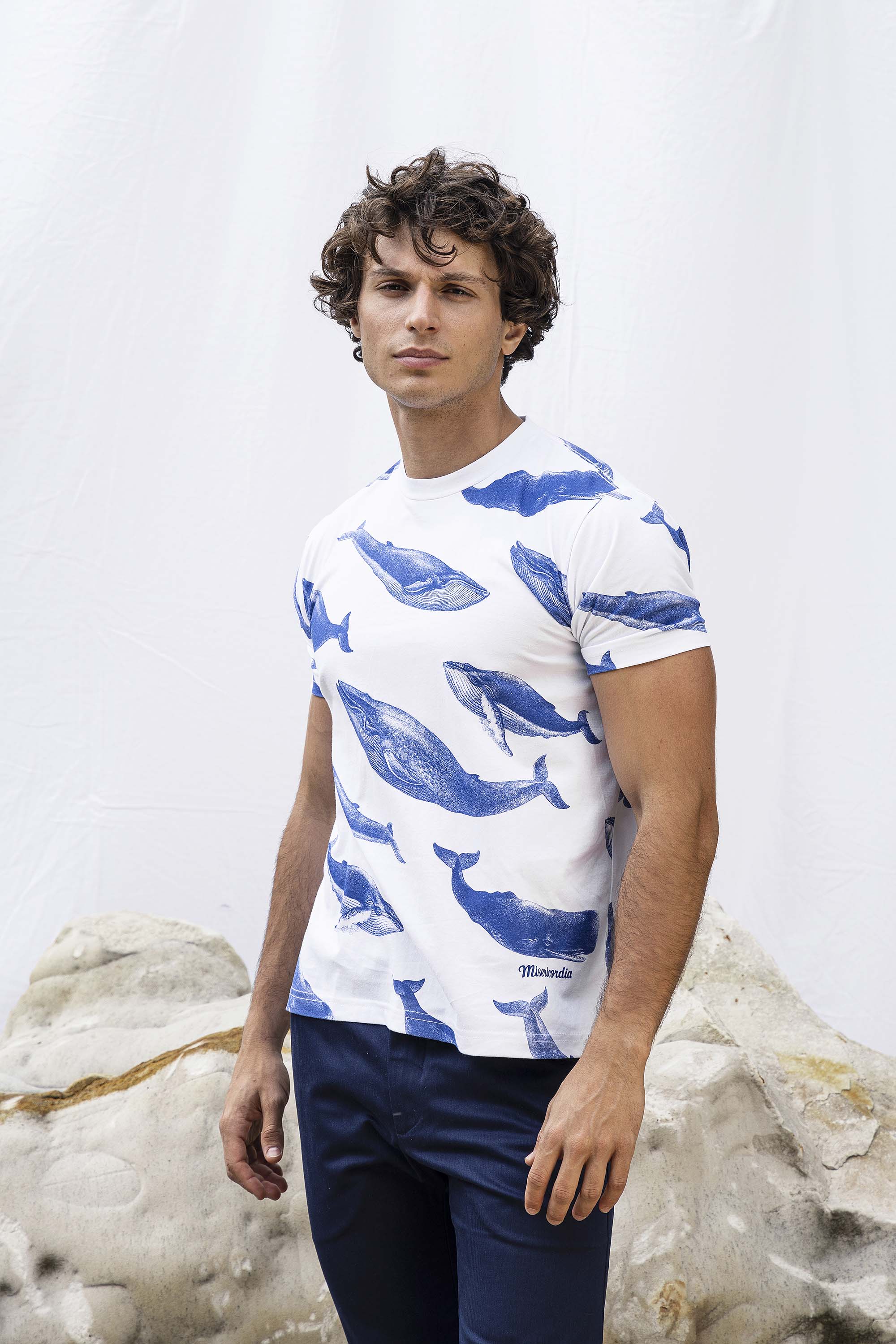 T-Shirt Mario Ballena Blanc modèles à logo et coupes actuelles, les t-shirts Misericordia pour homme à découvrir