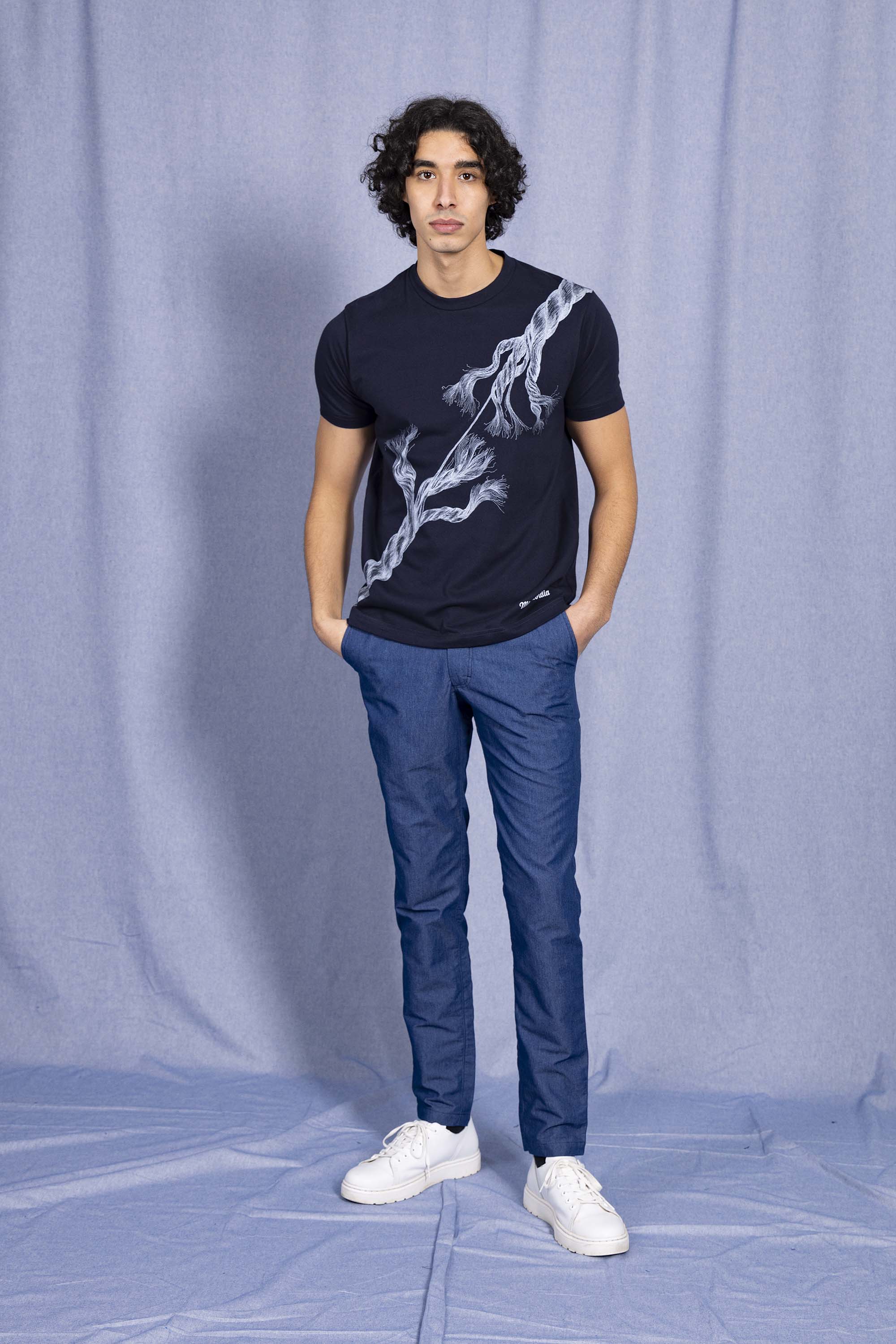 T-Shirt Mario Cuerda Bleu Marine ligne structurée, tendance sporty, miser sur le confort