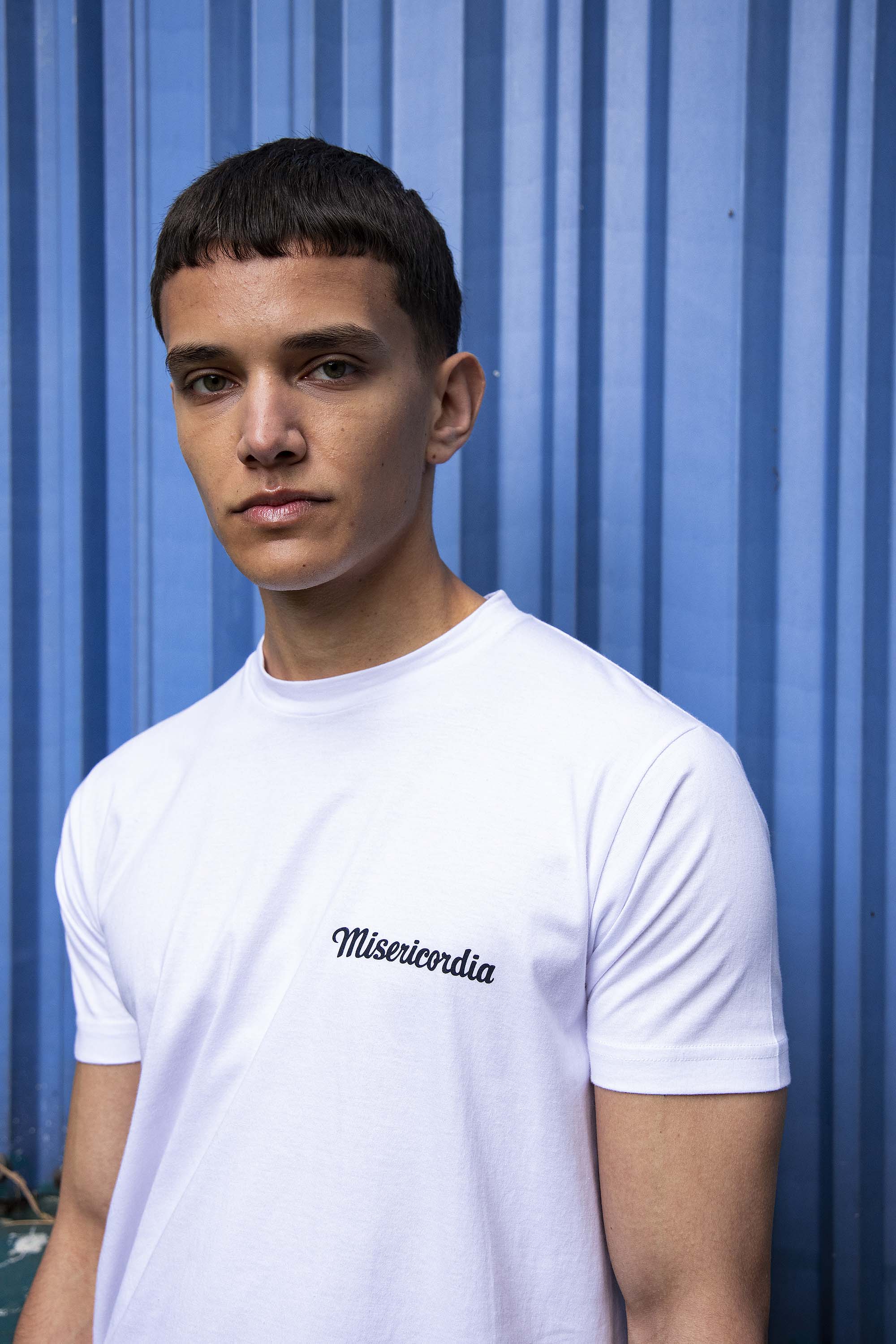 T-Shirt Mario Misericordia Pecho Blanc modèles à logo et coupes actuelles, les t-shirts Misericordia pour homme à découvrir