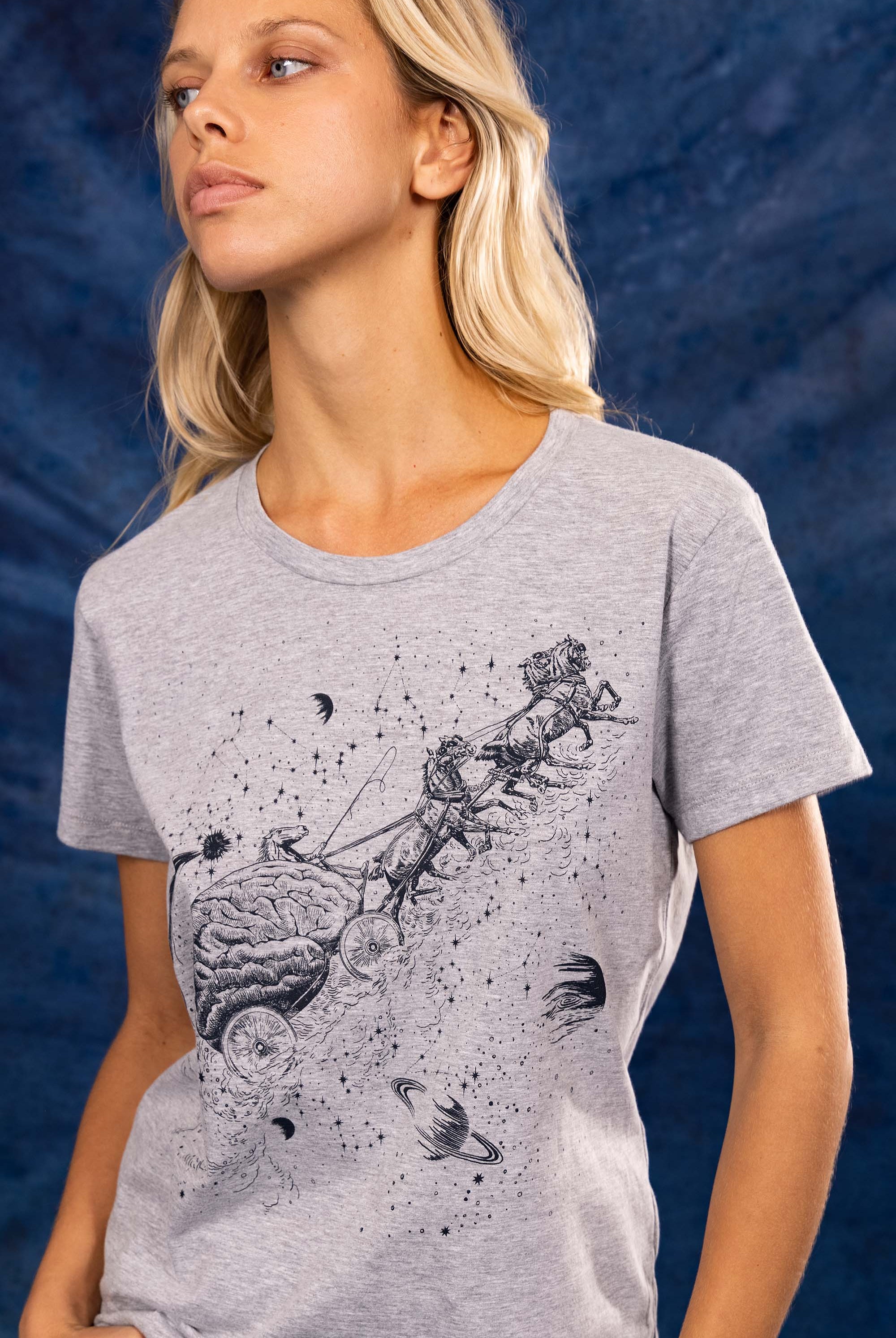 T-Shirt Medallon Constelacion Gris modèles de t-shirts femme pour le quotidien, les vacances ou les week-end