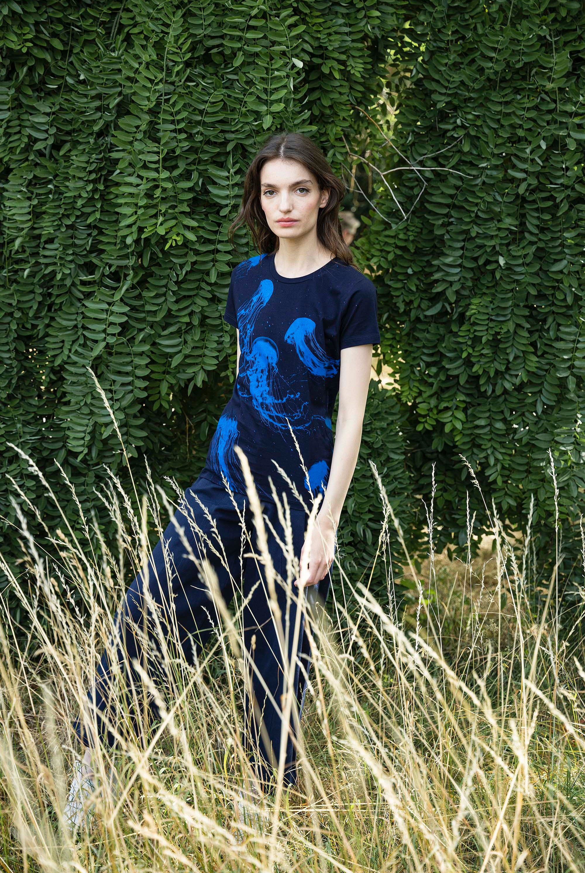T-Shirt Medallon Medusas Bleu Marine t-shirts femme décontractés et sophistiqués