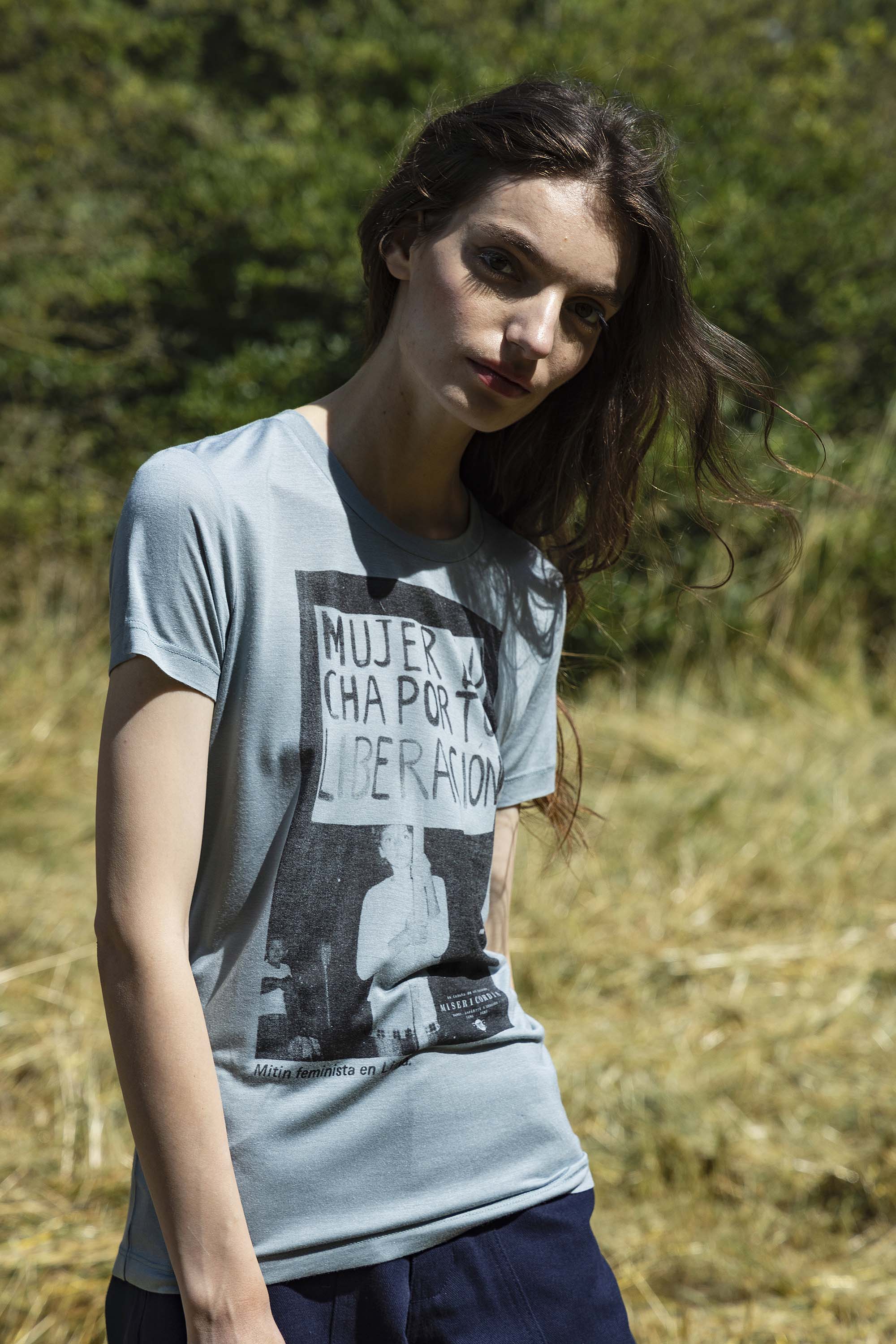 T-Shirt Medallon Mujer Lucha Bleu Fjord sportive, rockeuse ou résolument bohème, les t-shirts Misericordia sont pour tous les goûts