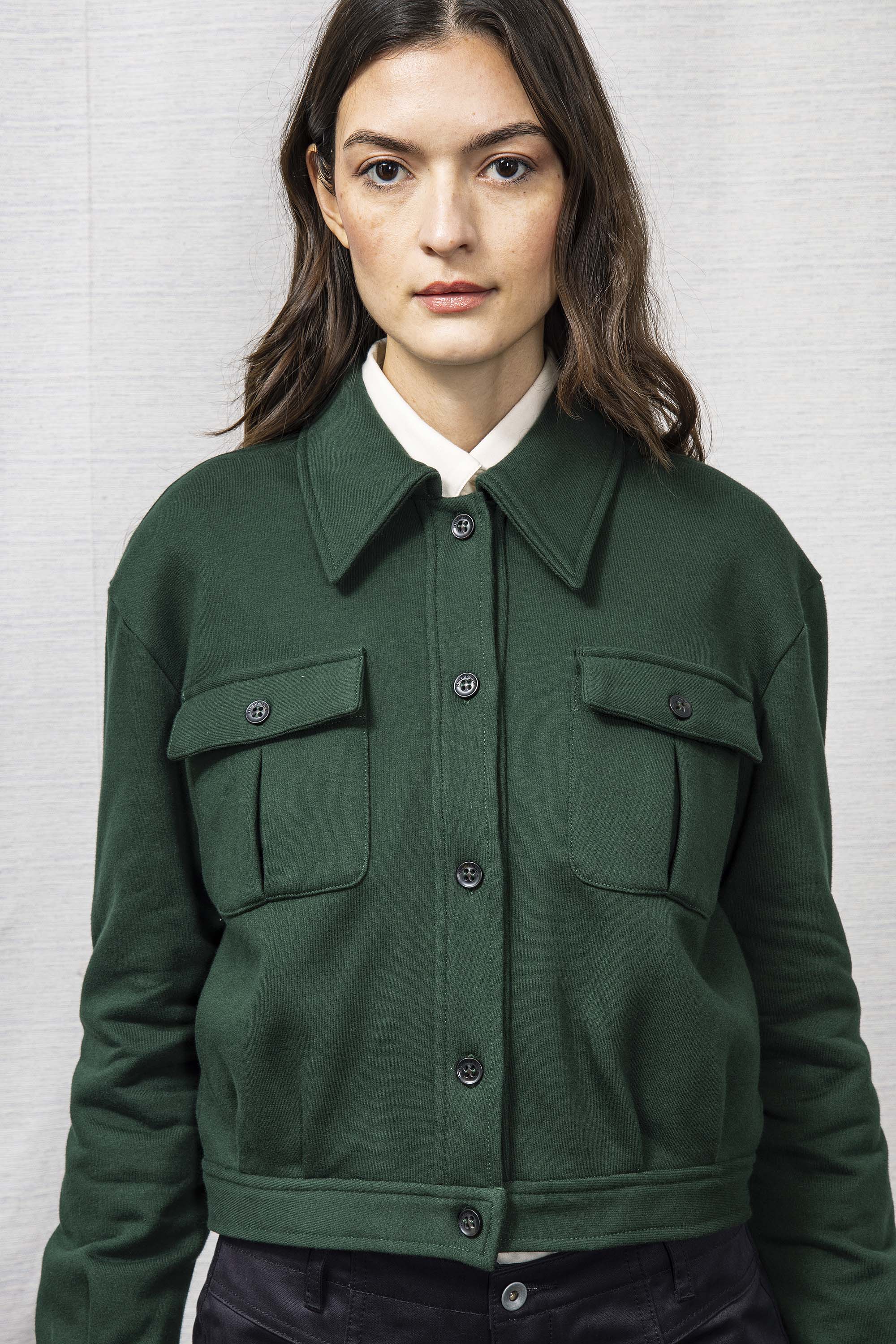 Veste Dione Vert Foncé sweatshirt femme, pièce basique et vêtement cocooning du quotidien