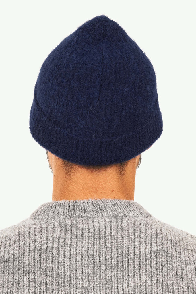 Bonnet Lija Bleu Marine décontraction et sobriété, un must-have du vestaire mixte
