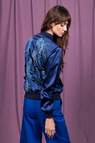 Blouson Paraguas Medusas Bleu Marine La veste casual est le détail idéal pour un look à l'âme plus urbaine