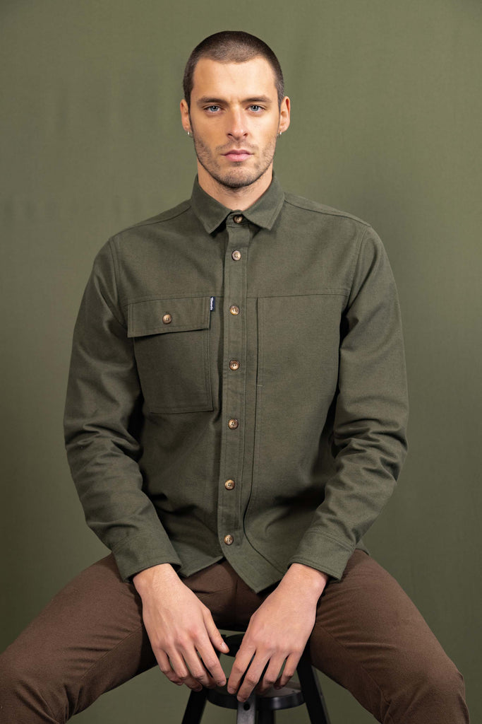 Chemise Freddy Kaki Foncé chemise à l'esprit classique, simple et élégant