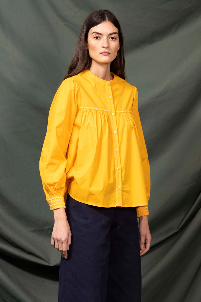 Chemise Marena Feuille D'or chemise femme, grand incontournable du vestiaire féminin