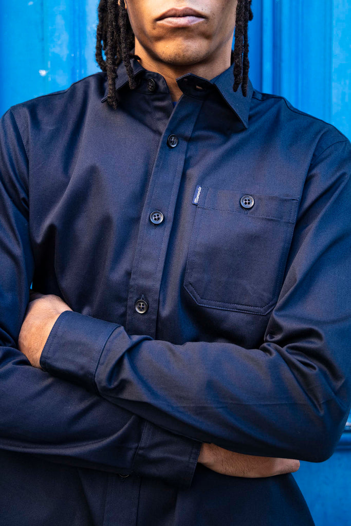 Chemise Patricio Bleu Marine chemise à l'esprit classique, simple et élégant