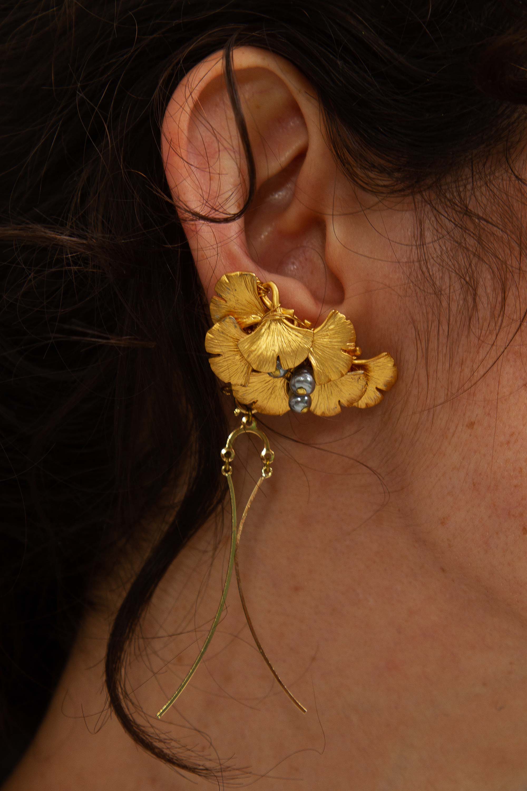 Clip d'Oreilles Ginkgo - Monshiro bijoux dorés ou argentés alliants mode et production locale