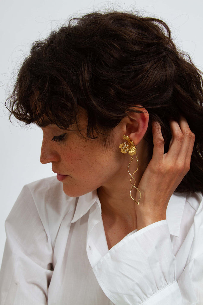 Clips d'Oreilles Lily - Monshiro un bijou précieux à porter avec toutes vos tenues