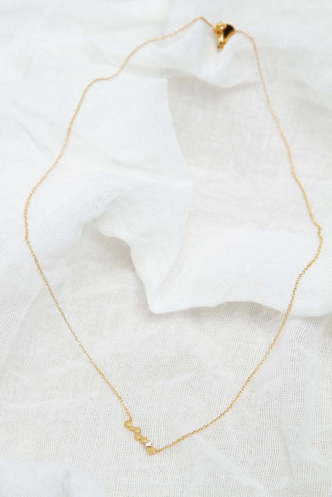 Collier Félicie Doré - Bdm Studio feminité autour du cou ou aux oreilles