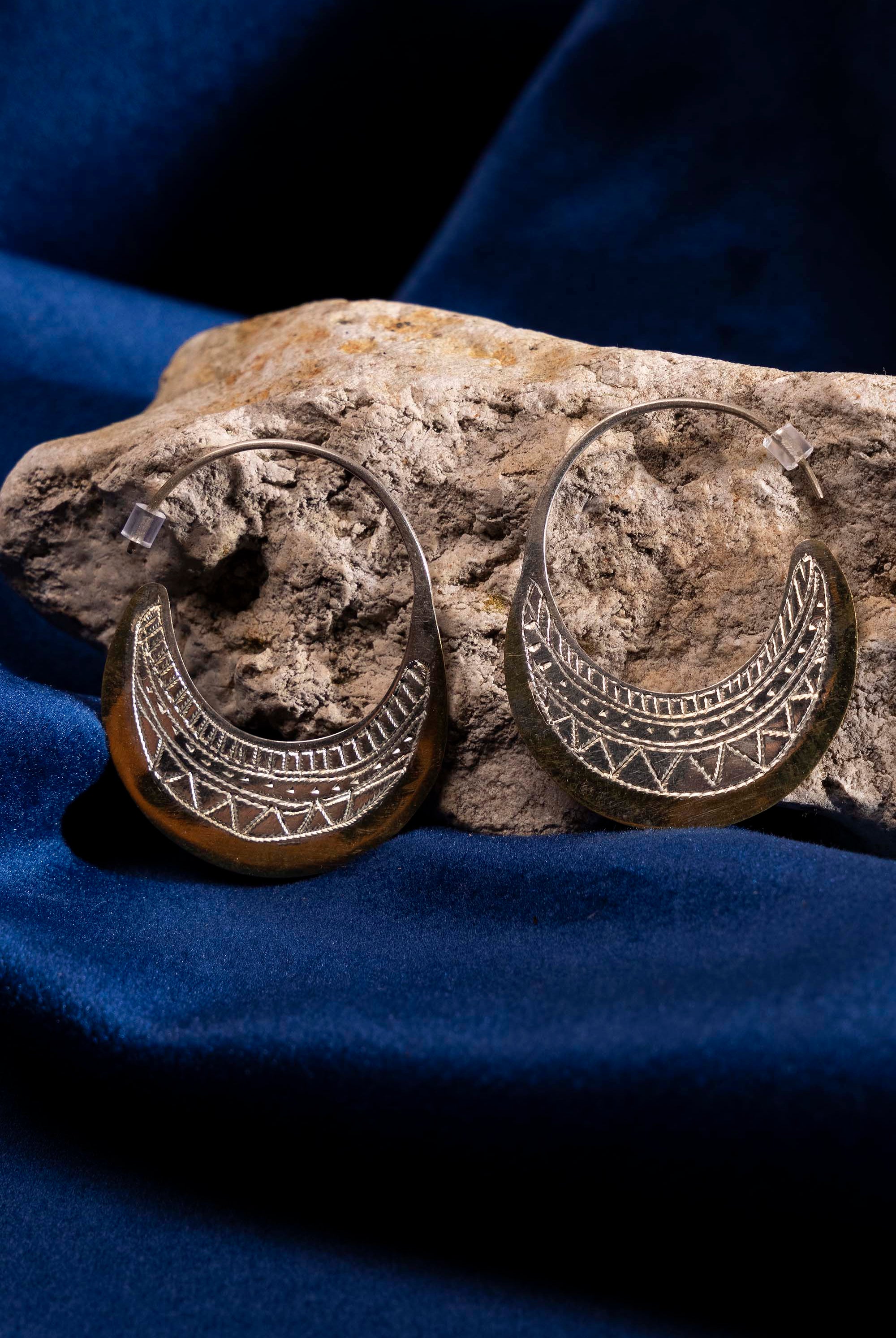 Créoles Écume Gravées Argent Bronze - Ombre Claire Sélection pointue de bijoux soigneusement choisis auprès de créateurs Made in France