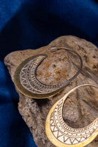 Créoles Écume Gravées Argent Bronze - Ombre Claire un bijou précieux à porter avec toutes vos tenues
