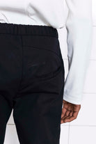 Pantalon Parejo Noir coupe aisée et facile à porter, indispensable à la garde-robe masculine