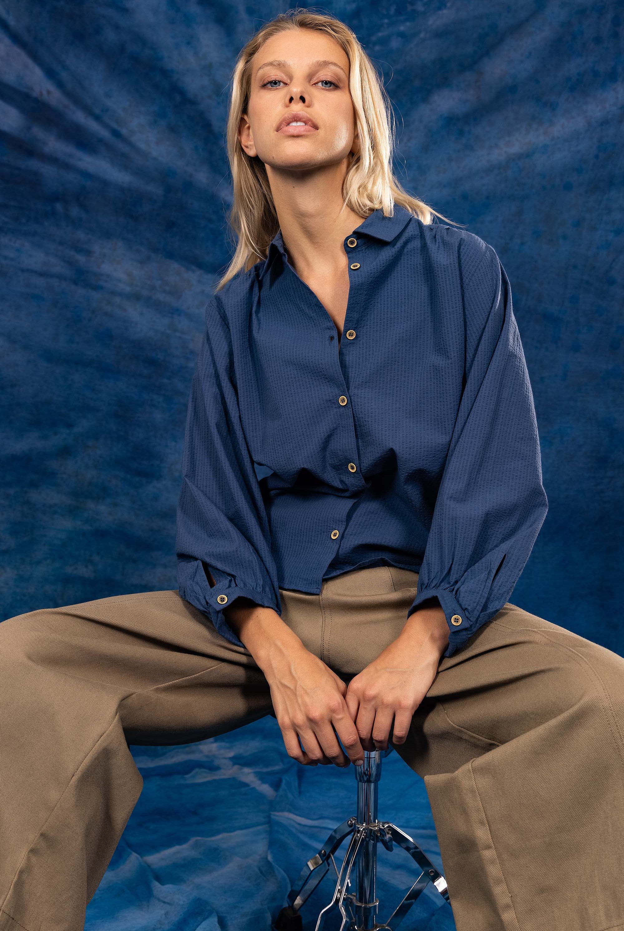 Chemise Daniela Bleu Acier chemise Misericordia, librement inspirée de différents univers