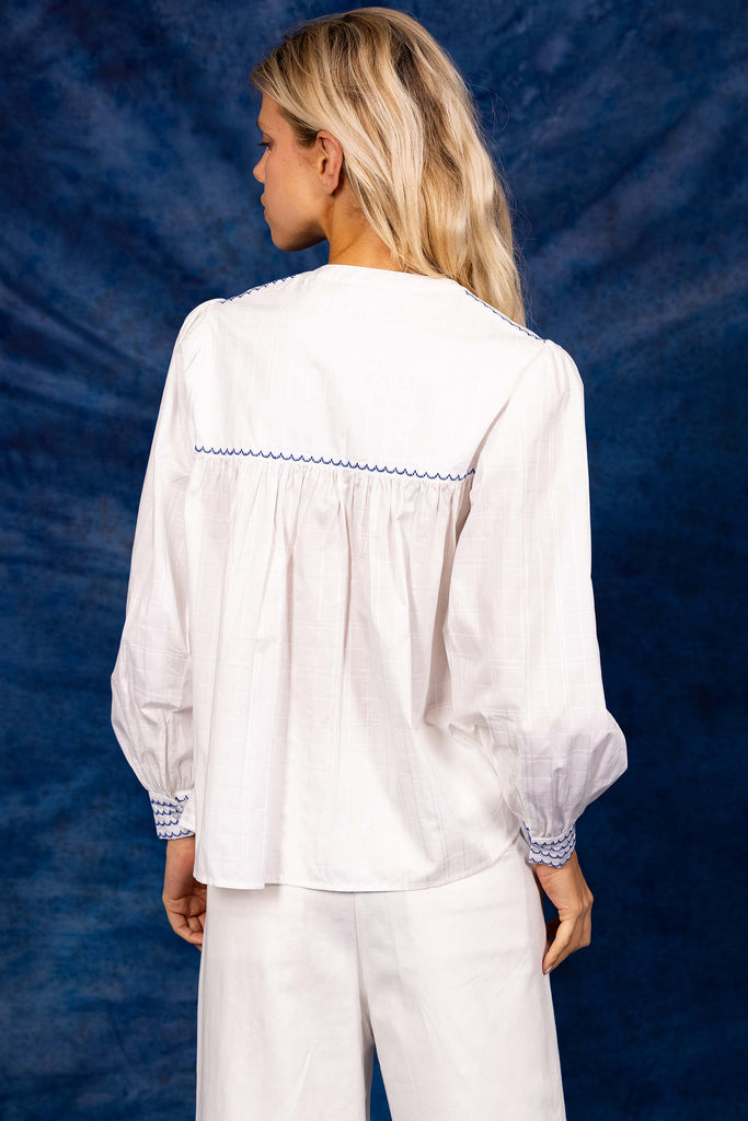 Chemise Marena Blanche chemise Misericordia, librement inspirée de différents univers