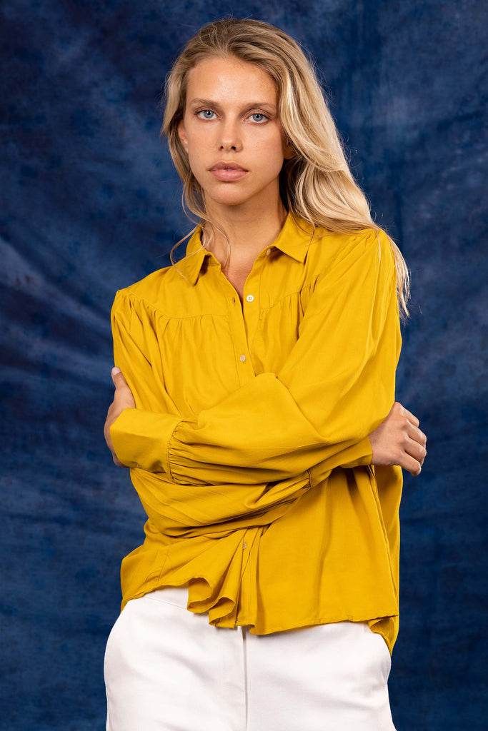 Chemise Brillante Or classique intemporelle, la chemise dessine la silhouette