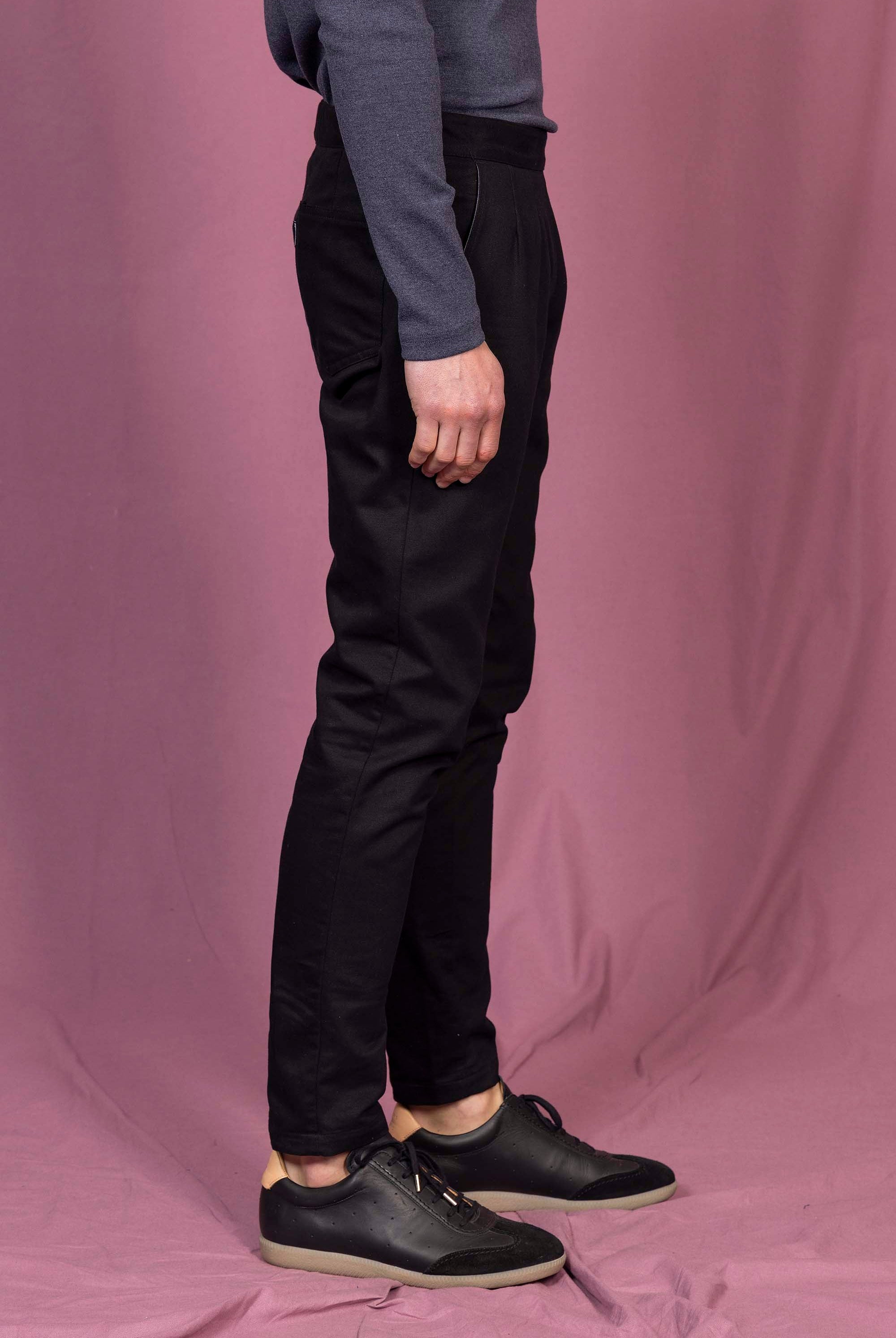 Pantalon Caiman Noir le pantalon classique affiche un esprit de distinction