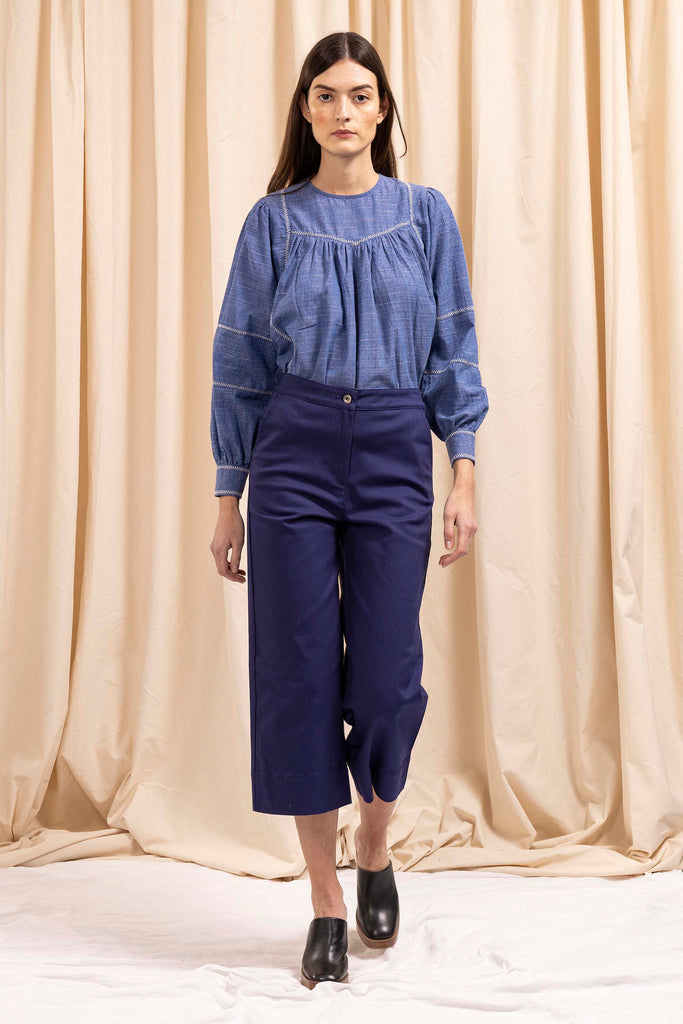 Pantalon Cristina Bleu Indigo pantalon femme au charme romantique pour l'ensemble d'une tenue