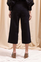 Pantalon Cristina Noir tendance masculin féminin, indispensable du quotidien