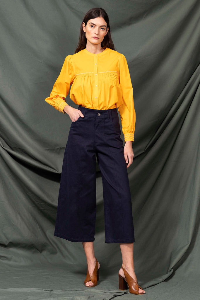 Pantalon Margarita Bleu Marine minimalisme et détails tendance, coupes classiques et une palette de couleurs neutres