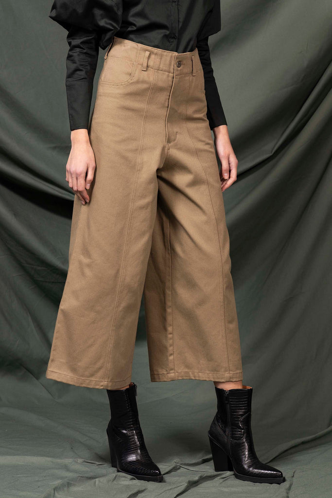 Pantalon Margarita Marron Clair pièce intemporelle, élégance et poésie urbaine, fabrication certifiée