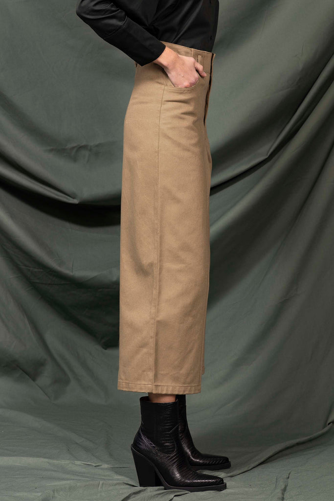 Pantalon Margarita Marron Clair parfaite alternative aux jeans, les pantalons en coton Misericordia sont uniques et confortables