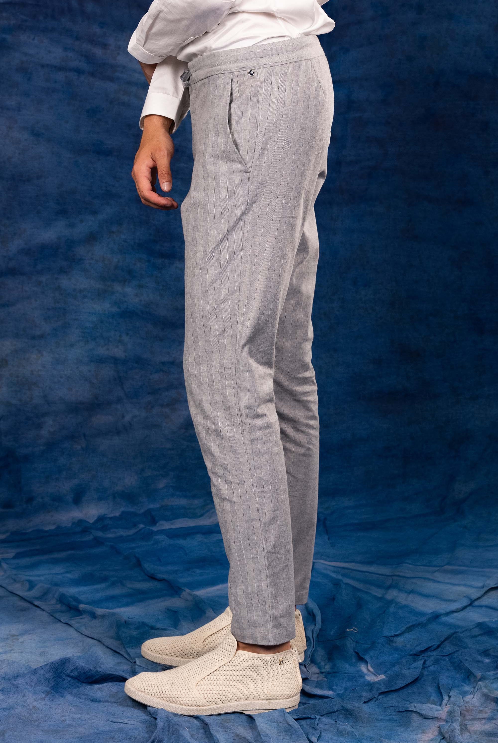 Pantalon Parejo Bleu Clair particulièrement confortables et stylés, parfaits à porter au quotidien