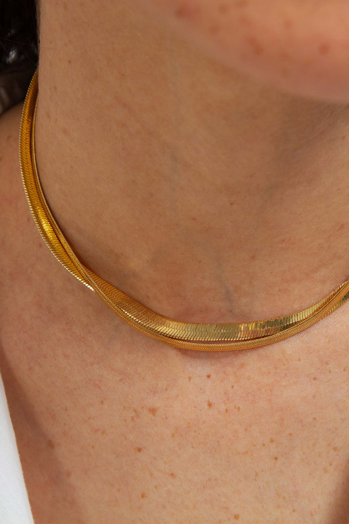 Ras-Le-Cou / Bracelet Geste Maxi Doré - Judith Benita un bijou précieux à porter avec toutes vos tenues
