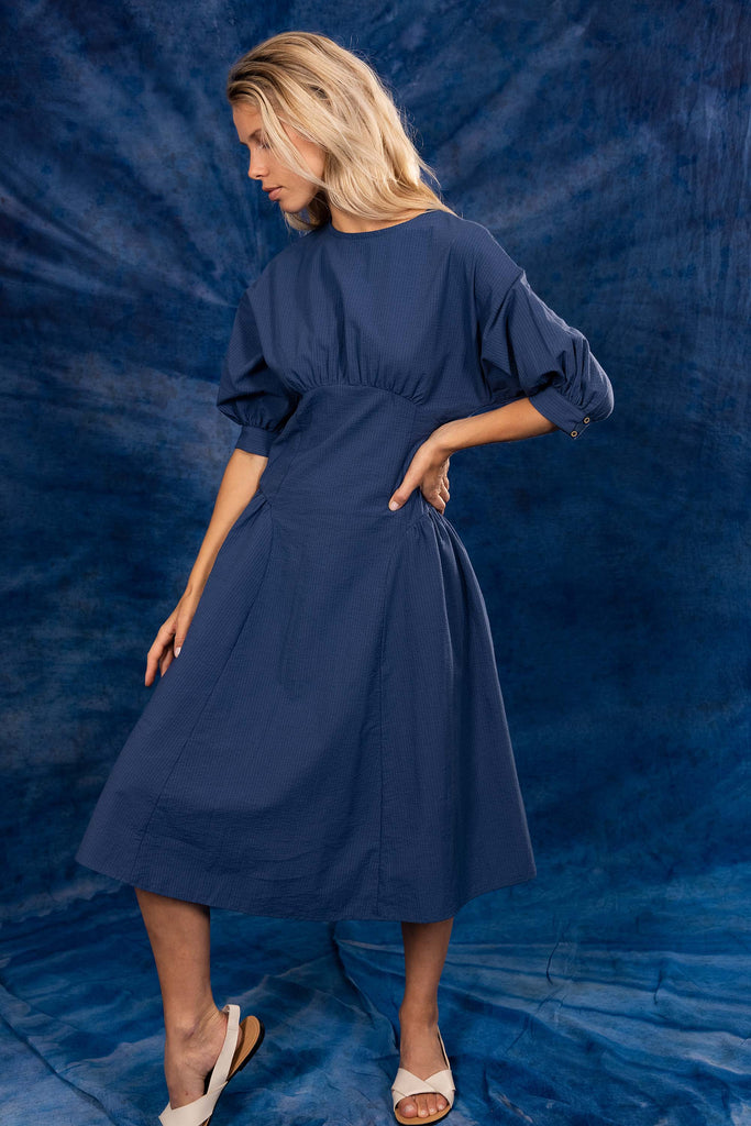 Robe Jirafa Bleu De Prusse jouer la fantaisie avec les imprimés Misericordia pour un look féminin