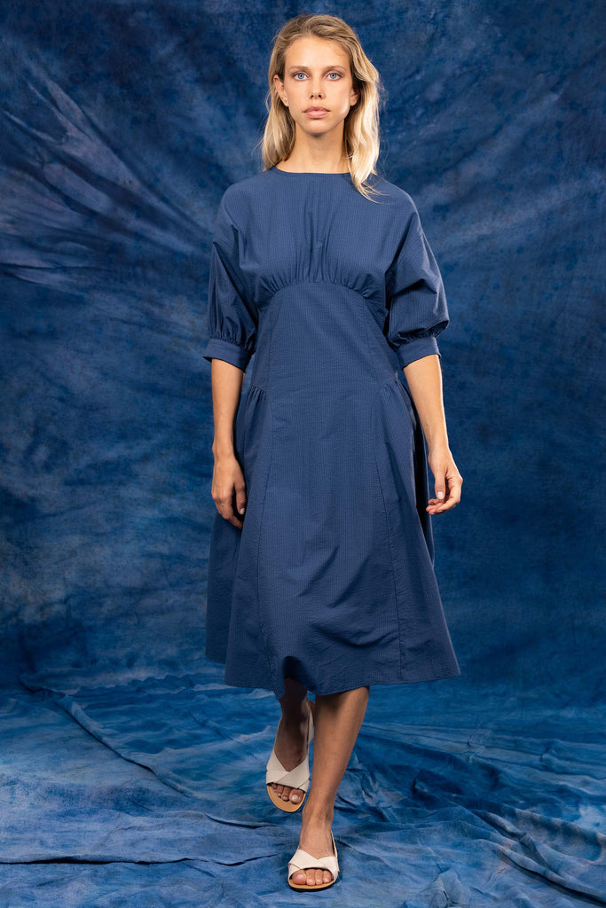 Robe Jirafa Bleu De Prusse jouer la fantaisie avec les imprimés Misericordia pour un look féminin