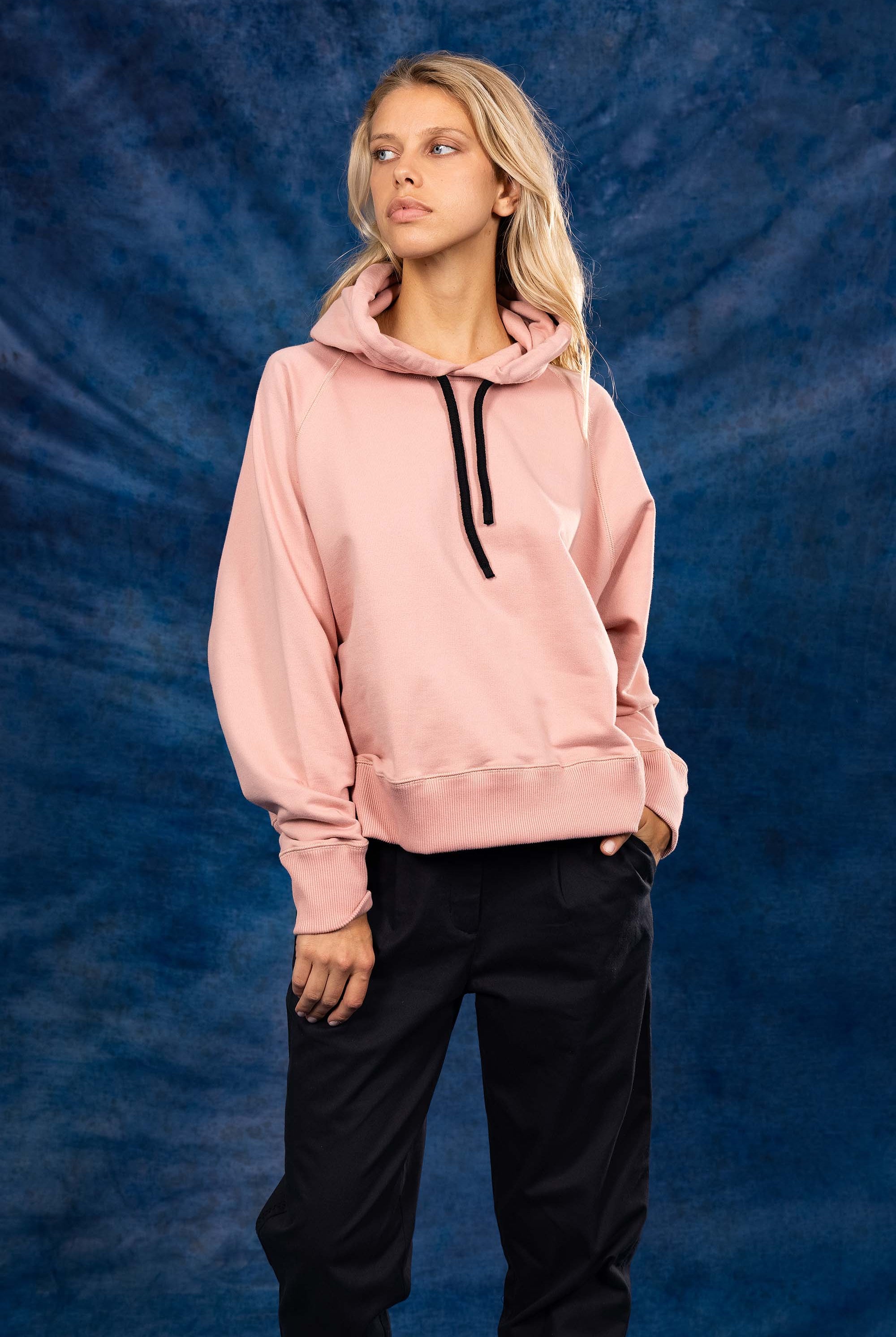 Sweatshirt Elba Rose Pâle sweatshirts Misericordia, modèles cosy et tendance, des basiques colorés aux pulls à slogan