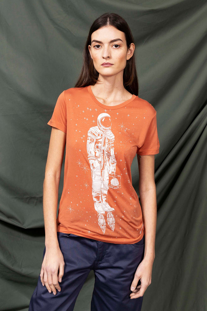 T-Shirt Medallon Astronauta Orange sportive, rockeuse ou résolument bohème, les t-shirts Misericordia sont pour tous les goûts